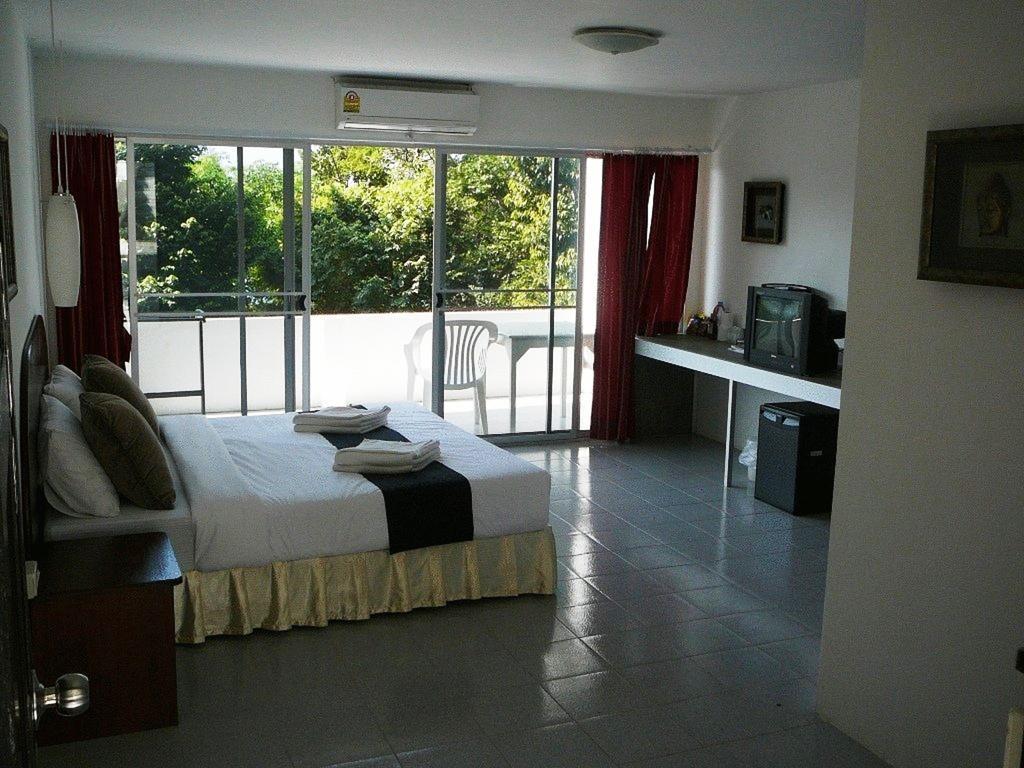 Karon Cliff Contemporary Boutique Bungalows Hotel Exterior photo